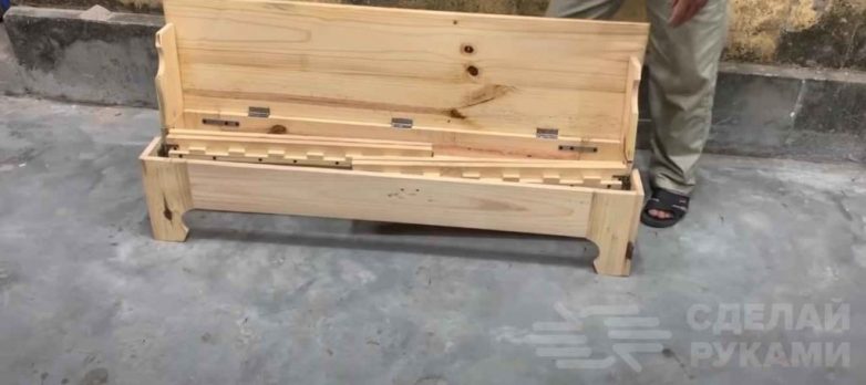Складная деревянная кровать