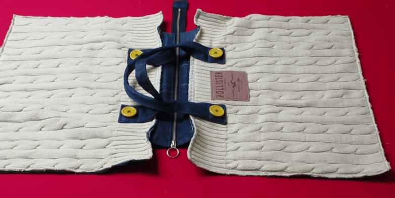 Аксессуар для осеннего образа из ненужного свитера