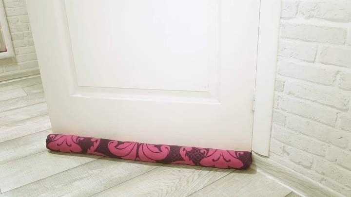 Подушка-валик под дверь