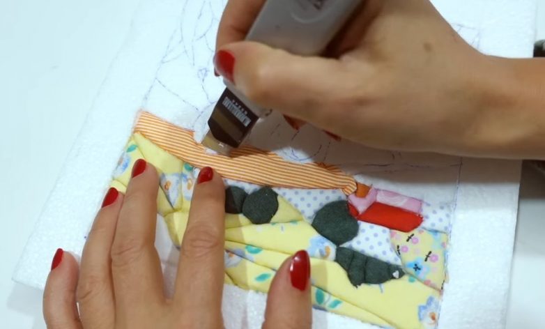 Необычная техника создания тканевых картин из лоскутков
