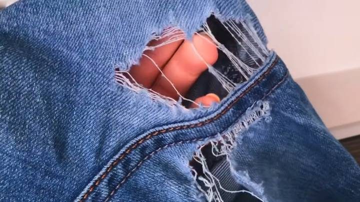 Как незаметно заштопать джинсы