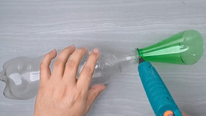 Ваза, которая выглядит как керамическая из пластиковой бутылки