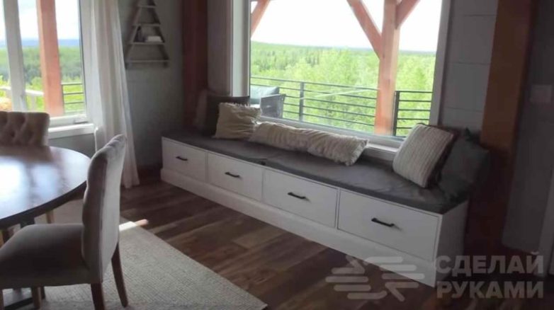 Тахта с выдвижными ящиками