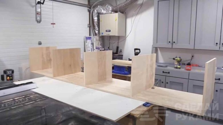 Тахта с выдвижными ящиками