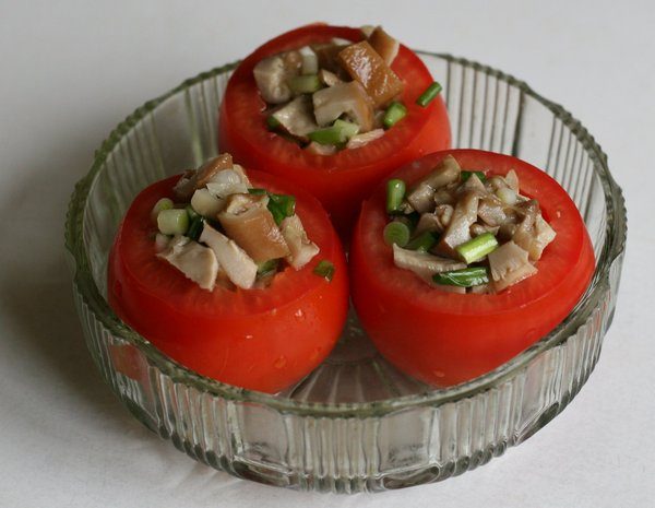 Фаршированные помидоры с салатом из грибов
