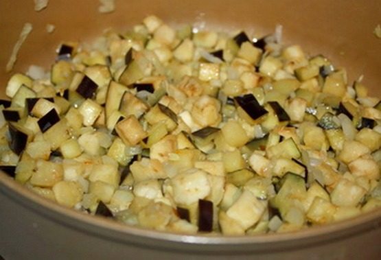 Картофель «по-хитрому» с баклажанами