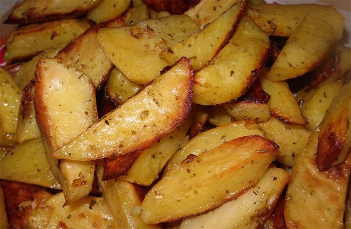 5 вкусных рецептов печеной картошки в духовке