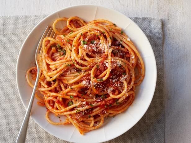 Почему не стоит сливать воду после варки спагетти?