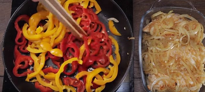 Курица «Пикассо» с овощами в духовке