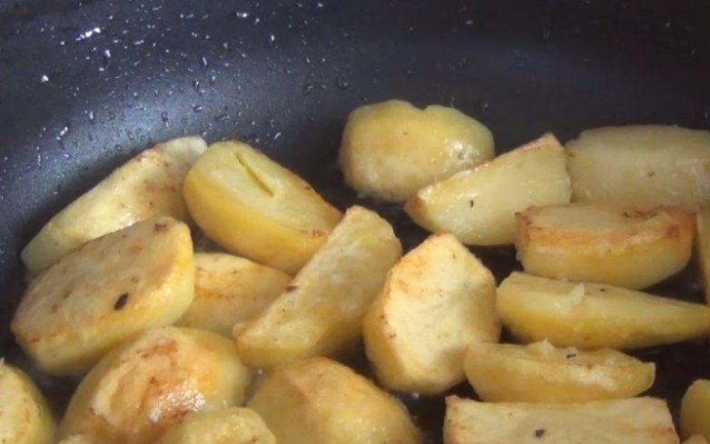Запеканка с беконом и картофелем