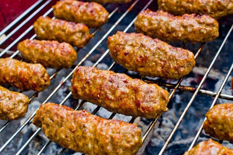 «Чевапчичи» — жареные колбаски из фарша