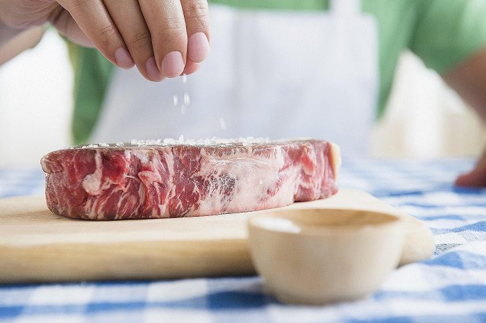 7 способов превратить «жесткую подошву» в нежный и сочный кусок мяса