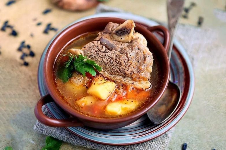 7 наваристых мясных супов из разных стран
