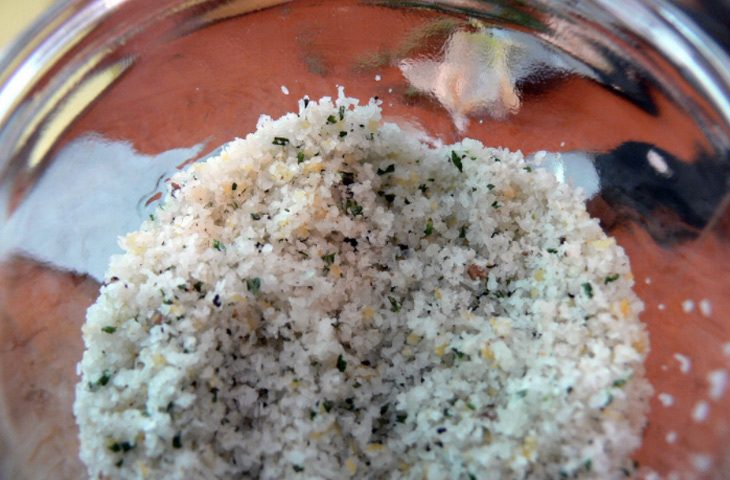 14 способов превратить обычную соль в ароматную приправу к мясу, курице и рыбе