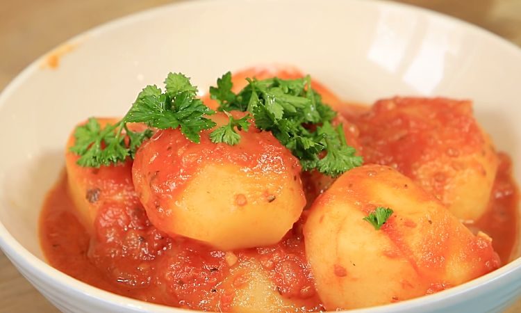 Картошка в томатном соусе