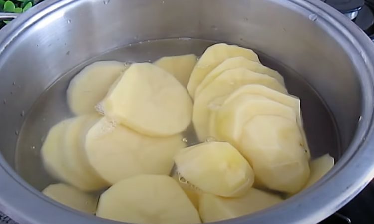 Картофельные котлеты по-турецки