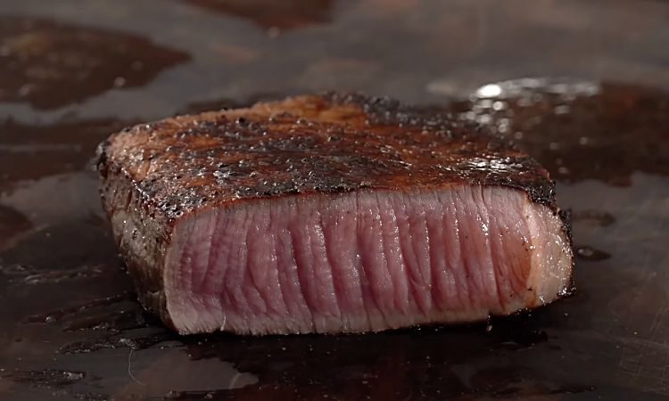 Трюк от стейк-шефа делающий текстуру мяса нежнее