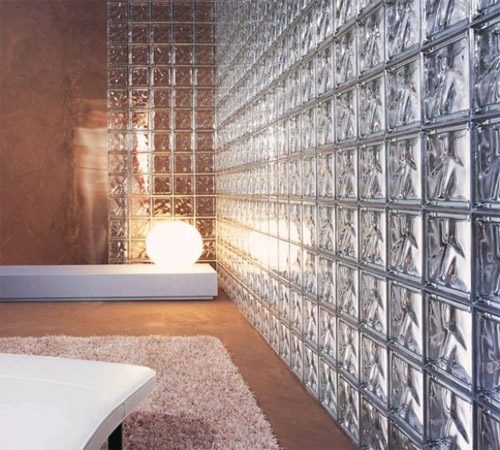 Стена из стеклоблоков: красиво и практично