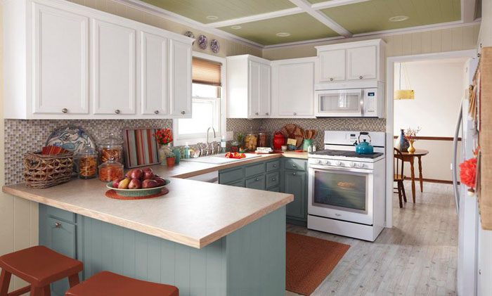 Стильные и цветные: 20 интерьерных решений для кухни