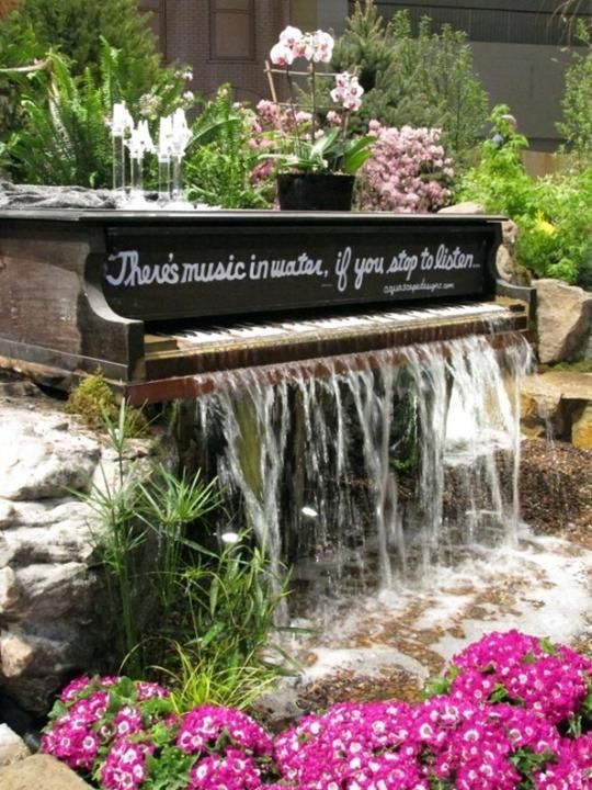 Собственный фонтан и водоем в саду