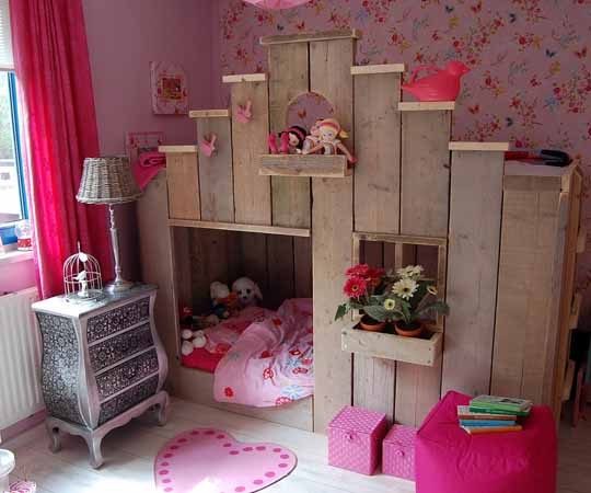Детская комната-мечта: двухъярусные кровати-домики