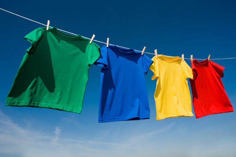 5 натуральных средств, позволяющих сохранить цвет одежды после стирки