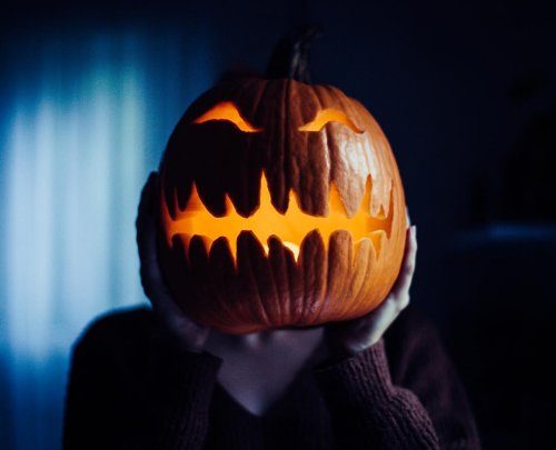 19 оригинальных идей для вырезания тыквы на Хэллоуин