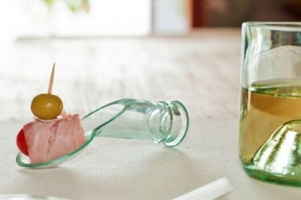 20 стильных предметов интерьера, сделанных стеклянных бутылок