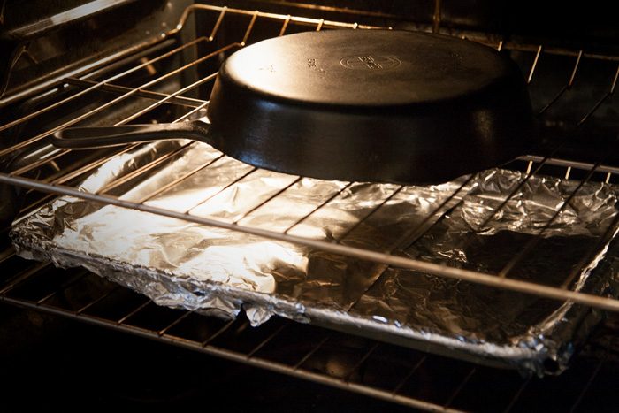 Ошибки, которые совершают хозяйки в обращении с чугунной сковородой