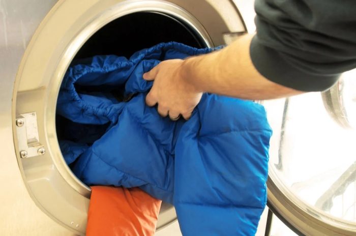 Как правильно стирать зимнюю одежду