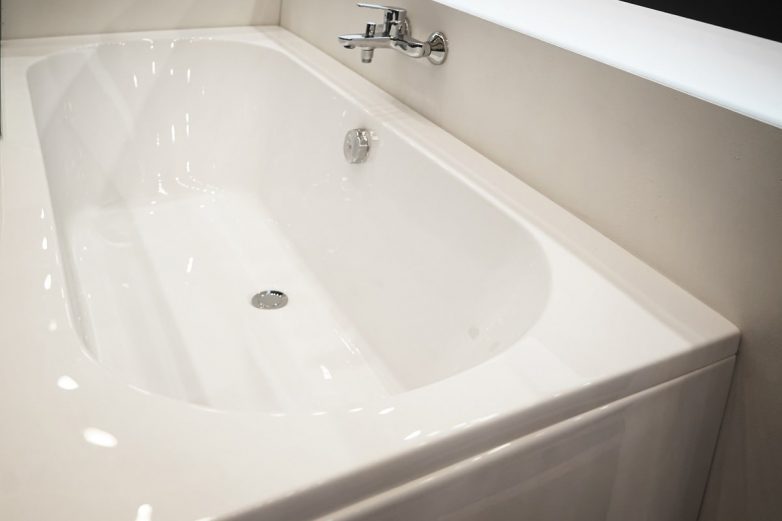 Как правильно продезинфицировать ванну и заставить раковину блестеть