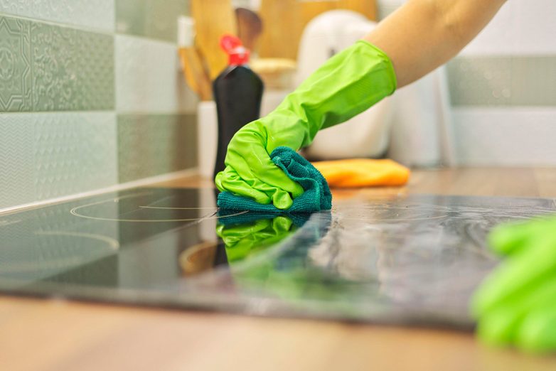Как быстро отмыть очень грязную плиту