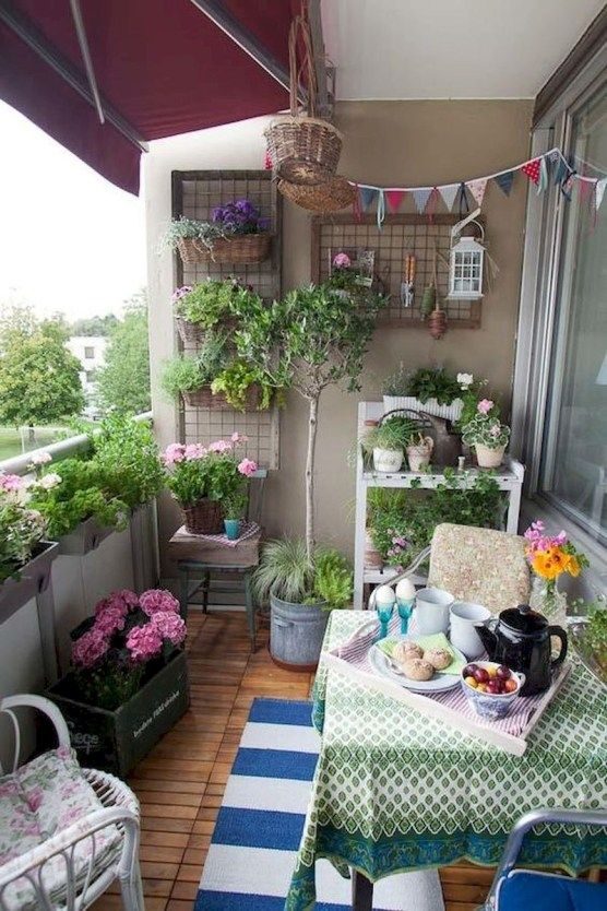 Потрясающие идеи декора летнего балкона