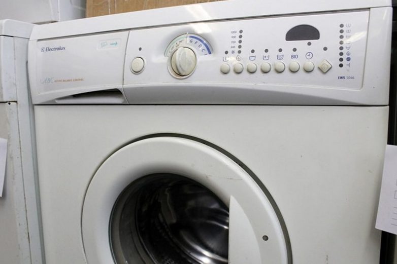 Почему стиральная машинка выдает ошибку и что значат коды ошибок / Домоседы