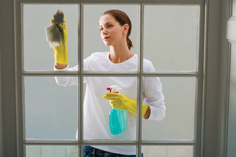 Как помыть окна без разводов
