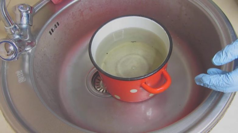 Как удалить налёт с эмалированной посуды