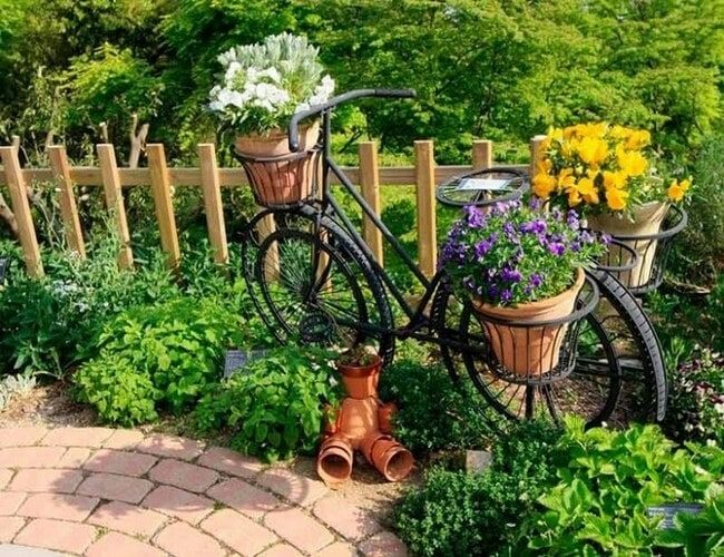 Креативные идеи клумб, которые преобразят ваш сад