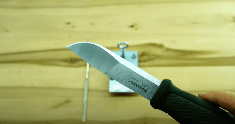 Точилка для ножей из простых материалов