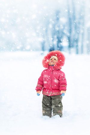 32 способа занять ребенка на зимней прогулке