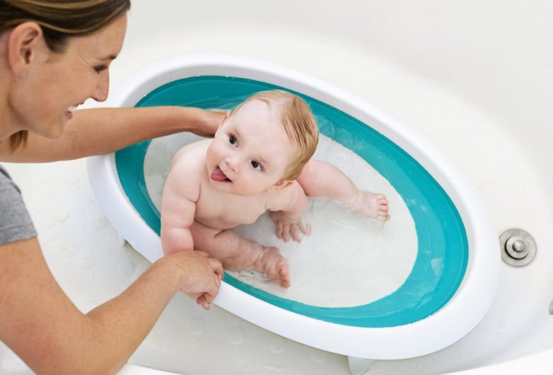 Как помыть голову ребенку