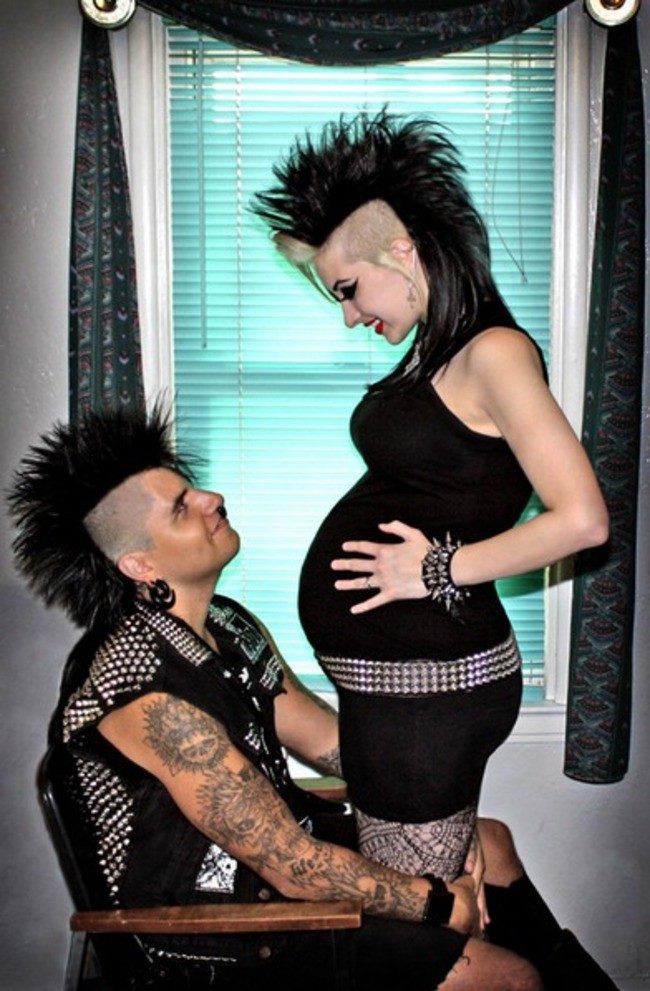 Pregnant goth