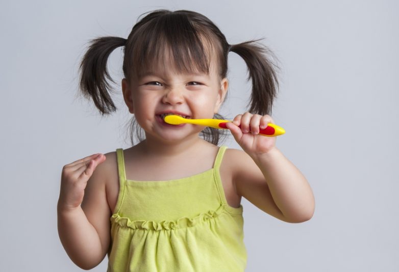 Как сохранить здоровые зубы у ребенка