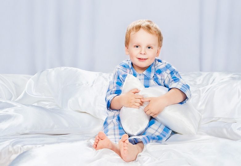 Почему детям нельзя спать в кровати с родителями