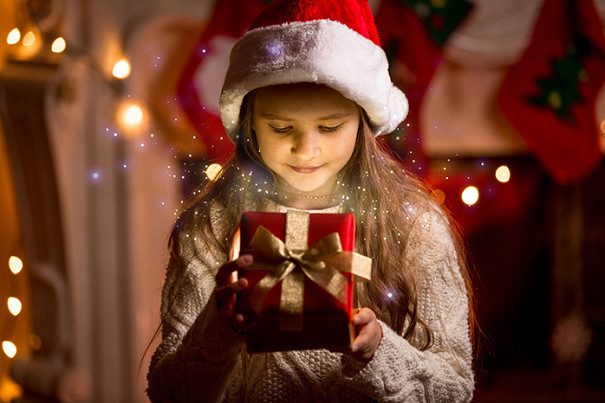 Как правильно выбрать новогодний подарок ребенку?
