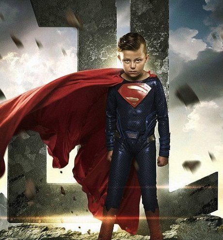 Фотограф превратил тяжело больных детей в супергероев