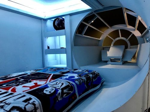 Родители построили ребёнку спальню в стиле «Star Wars»