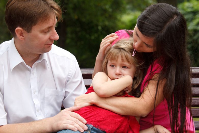 Как помочь ребенку преодолеть период развода?