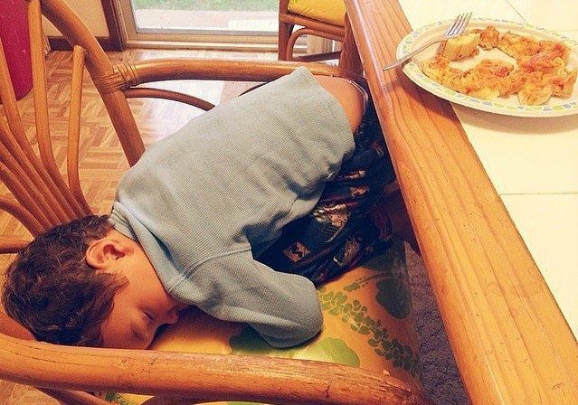 14 малышей, уснувших в забавных позах