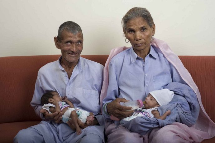 6 женщин из разных стран, родивших после 50 лет