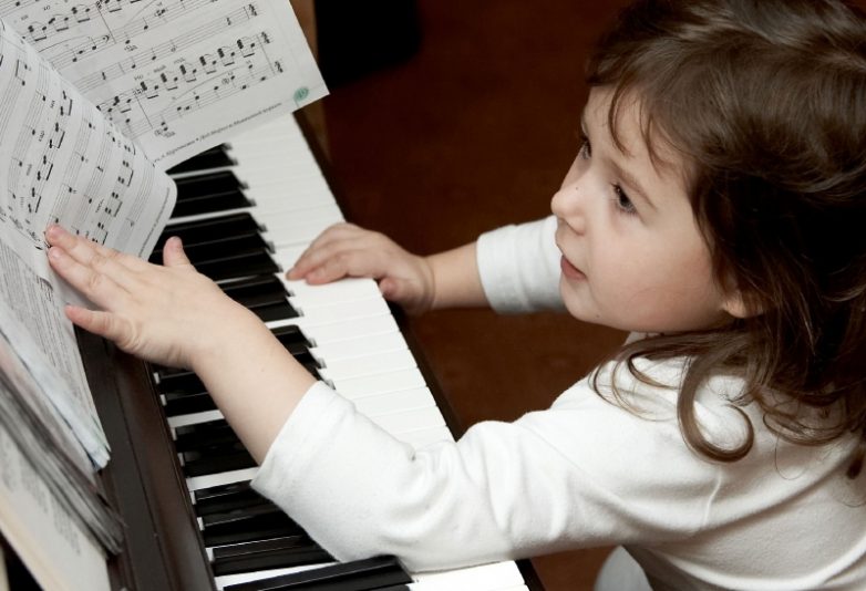 Почему нужно отдать ребенка в музыкальную школу?
